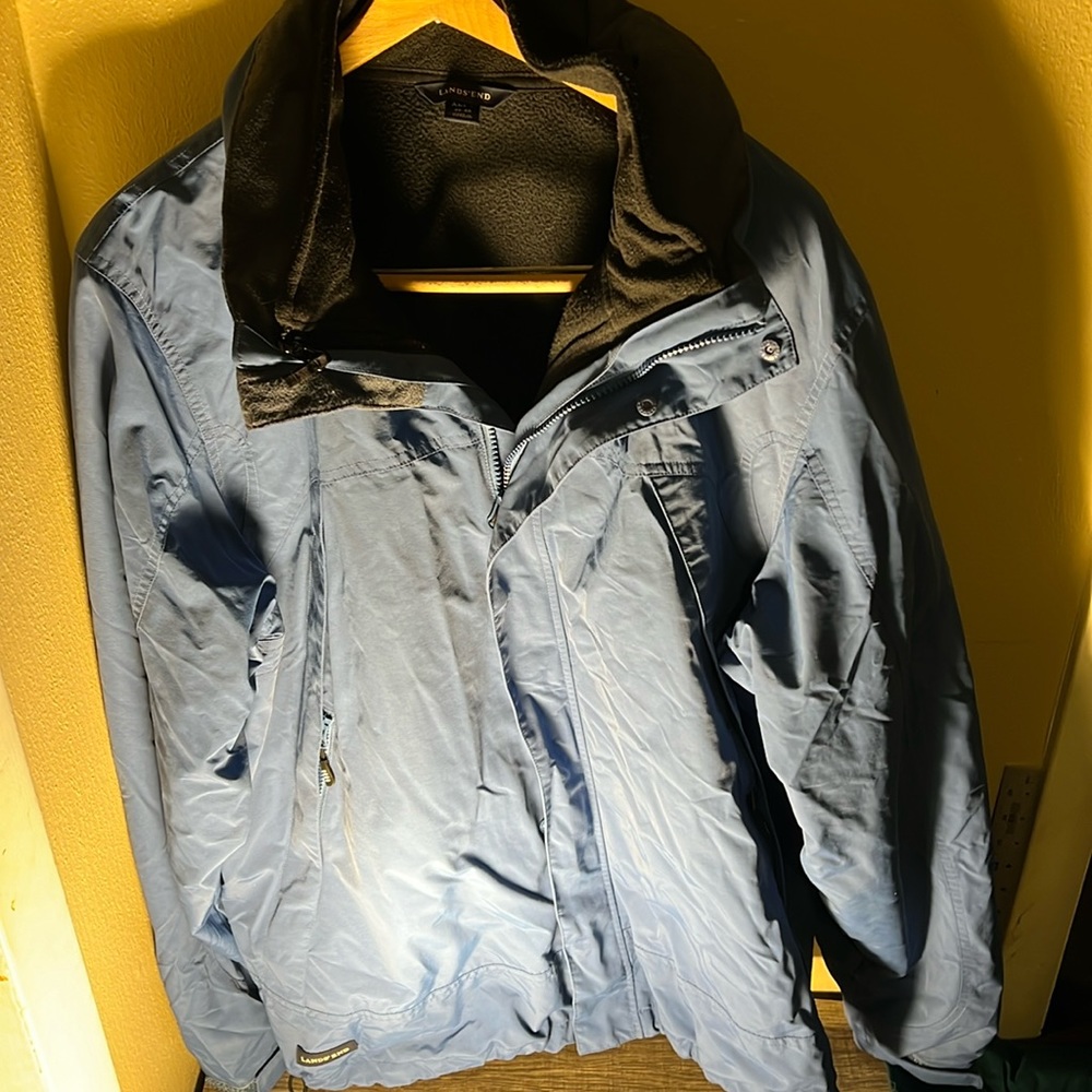 Lands End Mens 3 in 1 Jacket w/attached rolled up hood Color Blue/Black Size XLT